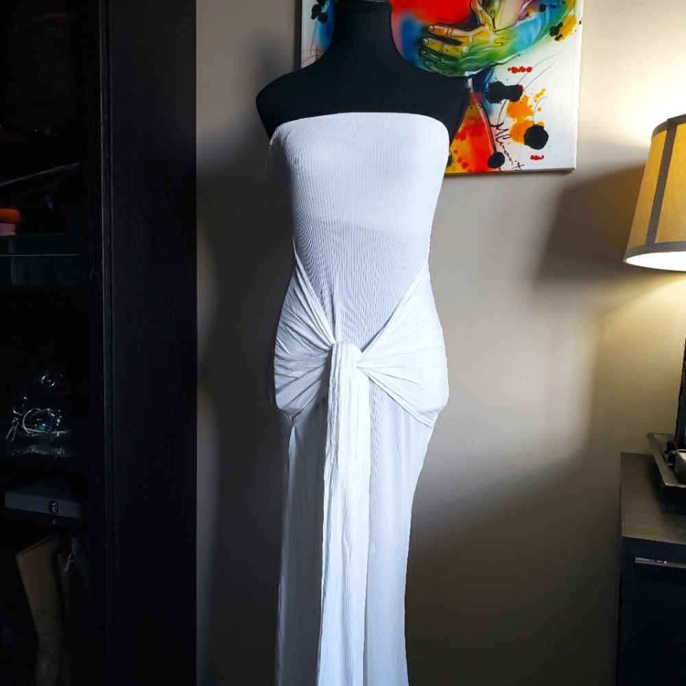 Like New Womens Size Small White Long Maxi dress Strapless - Picture 1 of 4